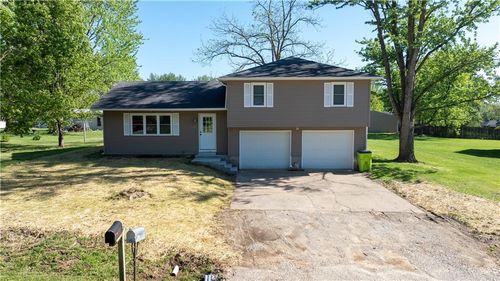 2881 Southgate Loop, Sedalia, MO, 65301-8842 | Card Image