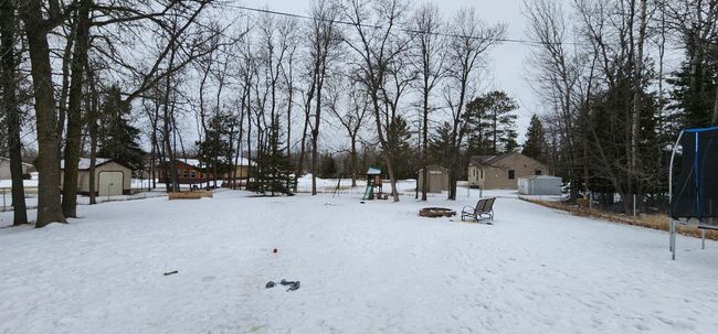 Fenced yard | Image 18