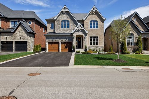 30 Britnell Crt, King City, ON, L7B0P2 | Card Image