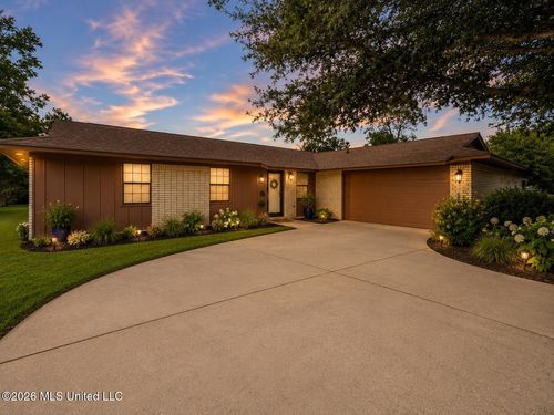 15309 Royal St, Gulfport, MS, 39503-3136 | Card Image