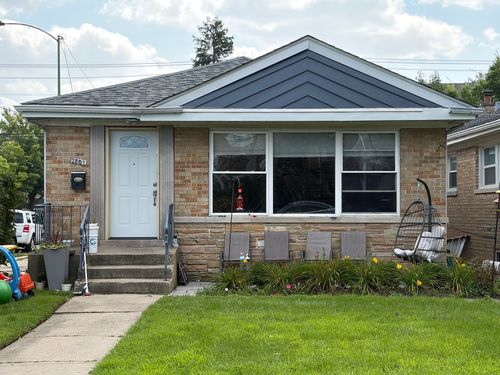 2801 W Coyle Ave, Chicago, IL, 60645-2921 | Card Image