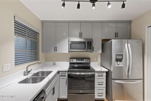 102-1880 E Morten Ave, Phoenix, AZ, 85020-4672 | Card Image