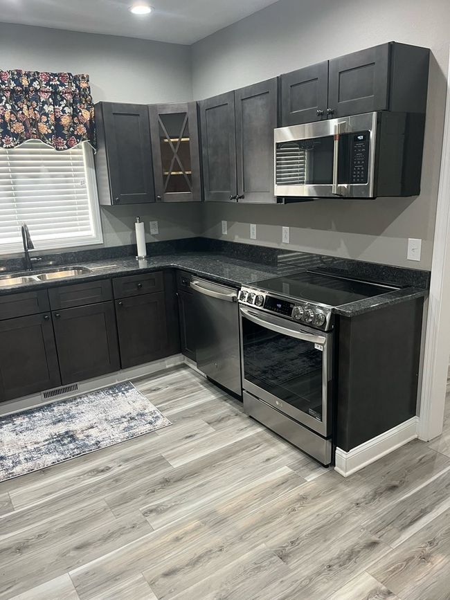 16540 Tazewell St, House other with 2 bedrooms, 3 bathrooms and null parking in Saint Paul VA | Image 10