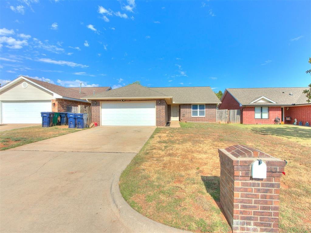 11th St, Yukon, OK 73099