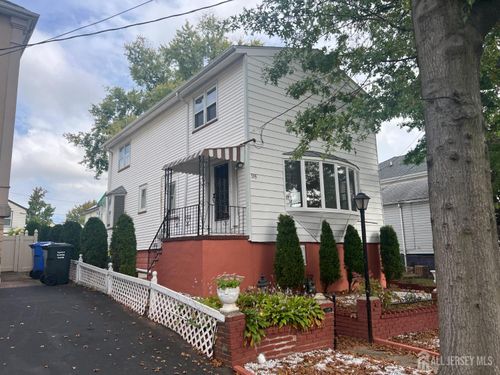 98 Trieste St, Iselin, NJ, 08830-1422 | Card Image