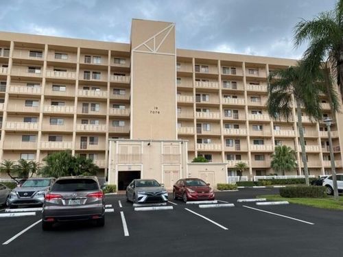 apt-805-7076 Huntington Ln, Delray Beach, FL, 33446-2503 | Card Image