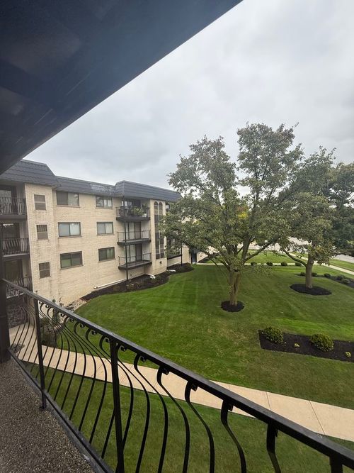 apt-202-6950 W Forest Preserve Dr, Norridge, IL, 60706-1371 | Card Image