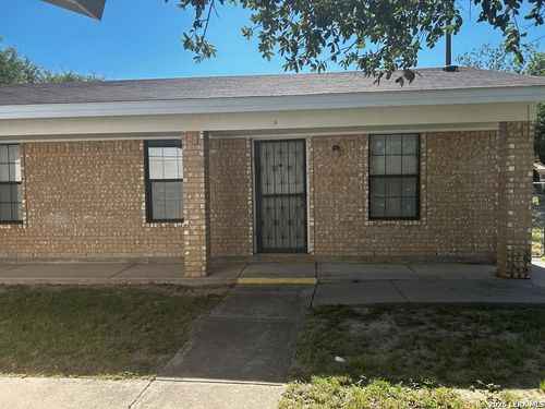 g-942 Colorado St, Eagle Pass, TX, 78852-4060 | Card Image