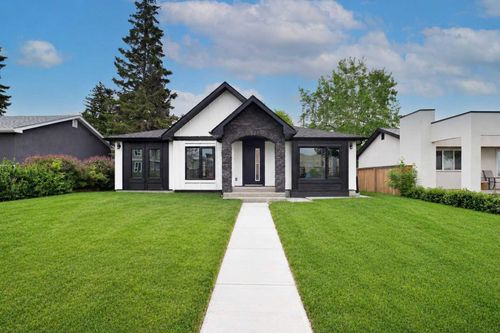 4940 45 St Sw, Calgary, AB, T3E3W4 | Card Image