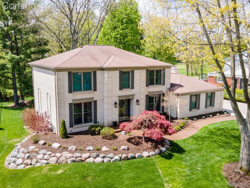 1123 Hickory Hill Dr, Rochester Hills, MI, 48309-1706 | Card Image