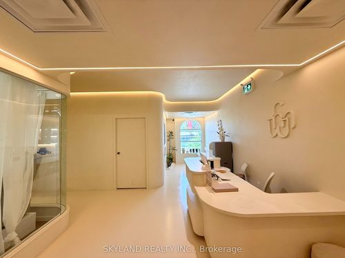 305-77 Finch Ave W, North York, ON, M2N2H5 | Card Image