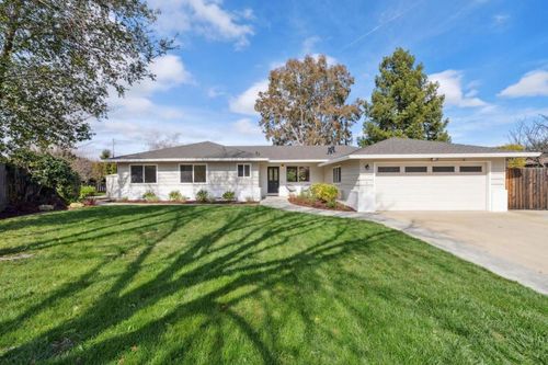 12135 Country Squire Way, Saratoga, CA, 95070-3461 | Card Image