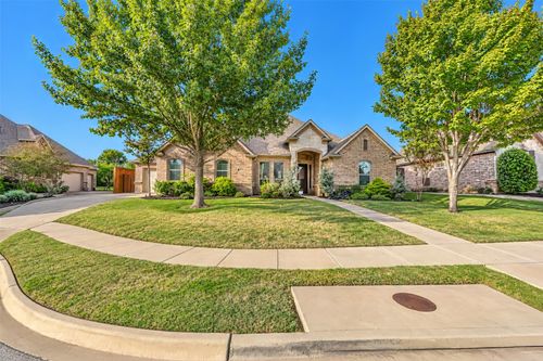 8629 Wishing Tree Ln, North Richland Hills, TX, 76182-3629 | Card Image