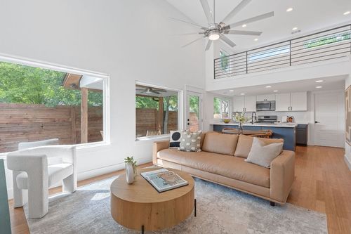 2-402 W 55th St, Austin, TX, 78751-1104 | Card Image