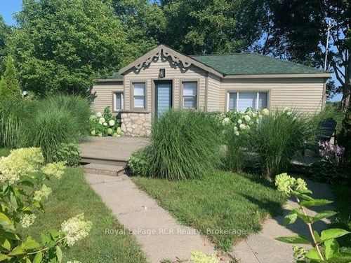 2 John St, Lions Head, ON, N0H1W0 | Card Image