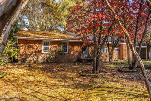 806 Currie St, Carthage, NC, 28327-6074 | Card Image