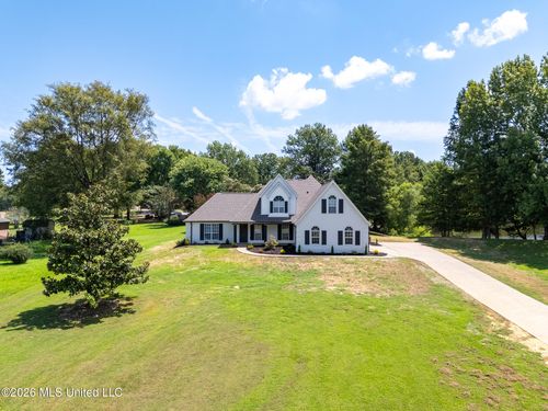8690 Hunters Run Drive, Olive Branch, MS, 38654 | Card Image