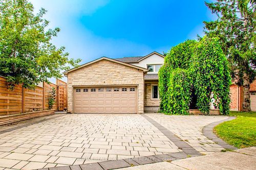 4 Gilmour Dr, Ajax, ON, L1S5J9 | Card Image