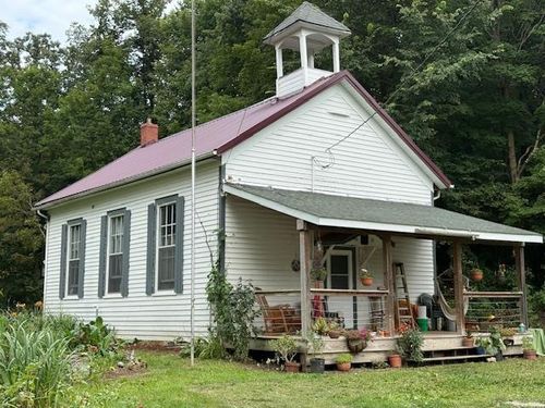 2972 River Rd, Decorah, IA, 52101-7629 | Card Image