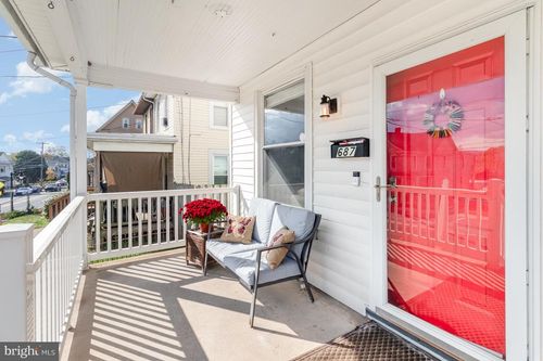 687 State St, LEMOYNE, PA, 17043-1573 | Card Image