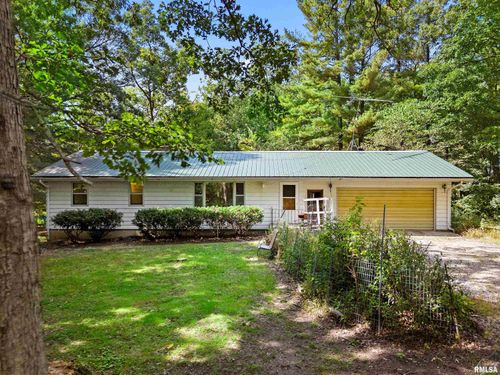 1375 Sun Rd, Washburn, IL, 61570-9668 | Card Image