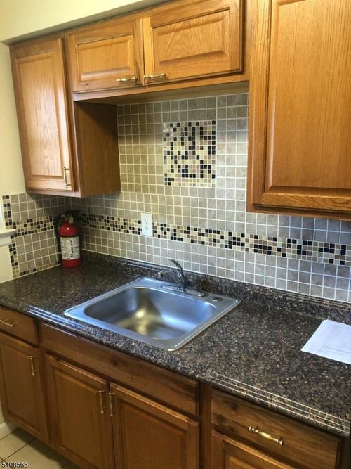 h-401 Us Highway 22, North Plainfield, NJ, 07060-3805 | Card Image