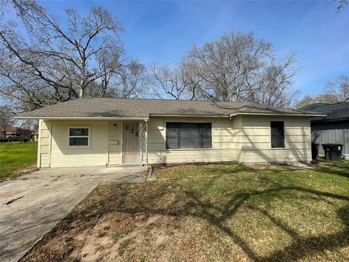 6139 Belcrest St, Houston, TX, 77033-1207 | Card Image