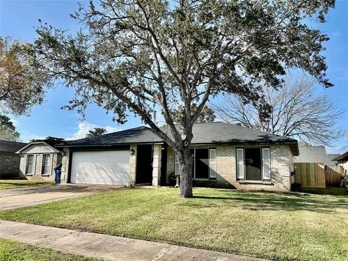 137 Trailride Road, Angleton, TX, 77515 | Card Image