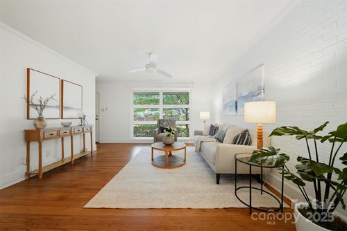 4583 Woodlark Ln, Charlotte, NC, 28211-1953 | Card Image