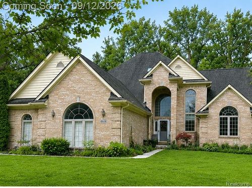 22119 Oakwood Dr, Riverview, MI, 48193-7587 | Card Image