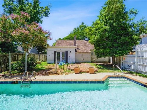 816 Charles Pl, Memphis, TN, 38112-1615 | Card Image