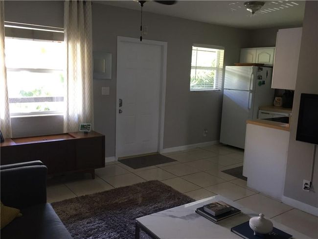 14 - 2741 Ne 8th Ave, Condo with 2 bedrooms, 1 bathrooms and null parking in Wilton Manors FL | Image 11