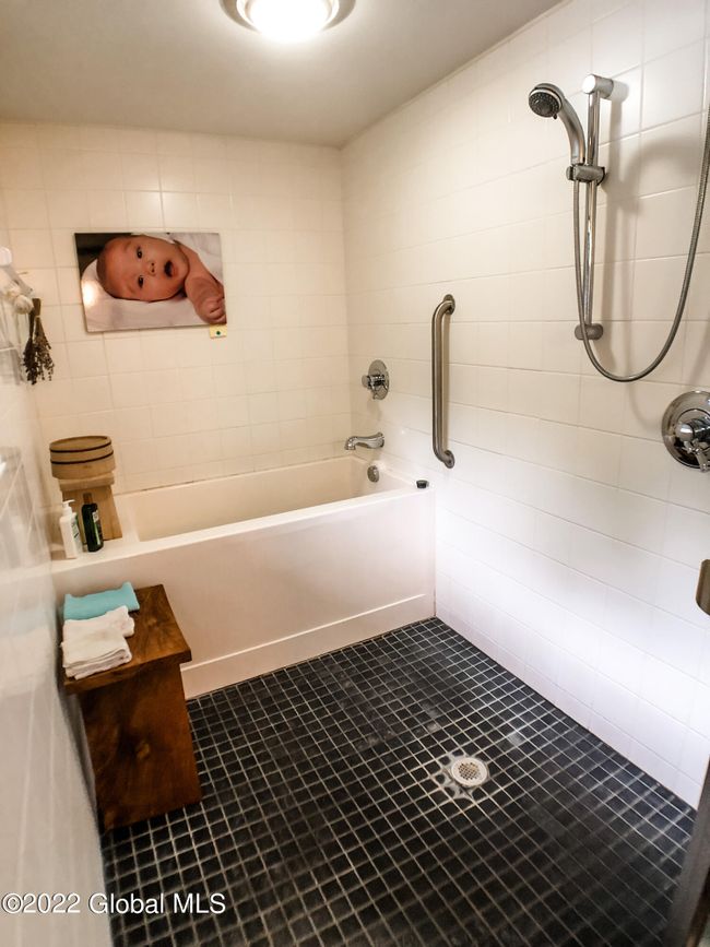 171 Droms Road, Sold in Glenville Zoocasa