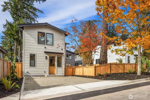 10927 103rd Ave Ne, Kirkland, WA, 98033 | Card Image