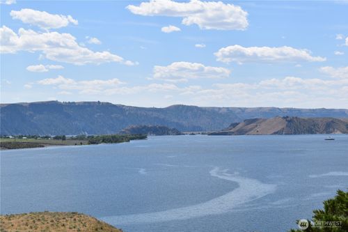 1027 Kuehne Rd, Keller, WA, 99140-9504 | Card Image