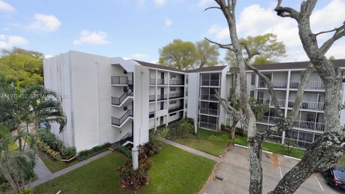 c205-483 N Pine Island Rd, Plantation, FL, 33324-7813 | Card Image