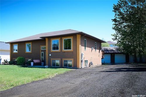 615 James St S, Lumsden, SK, S0G3C0 | Card Image