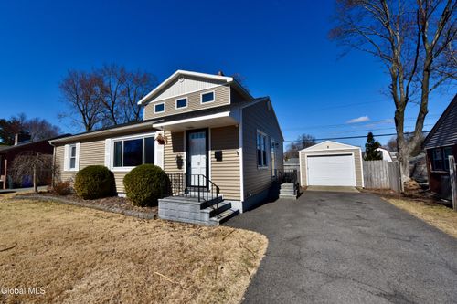 30 Forest Dr, Colonie, NY, 12205-2502 | Card Image