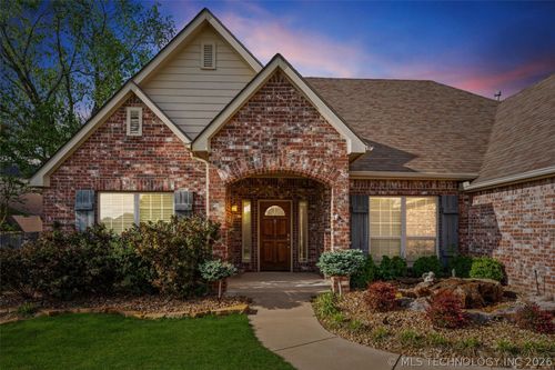 5800 Tower Ct, Bartlesville, OK, 74006-7702 | Card Image