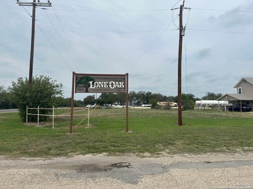 251 County Road 444, Hondo, TX, 78861-5015 | Card Image