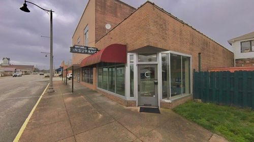 215 S Grand Ave, Houston, MO, 65483-1442 | Card Image