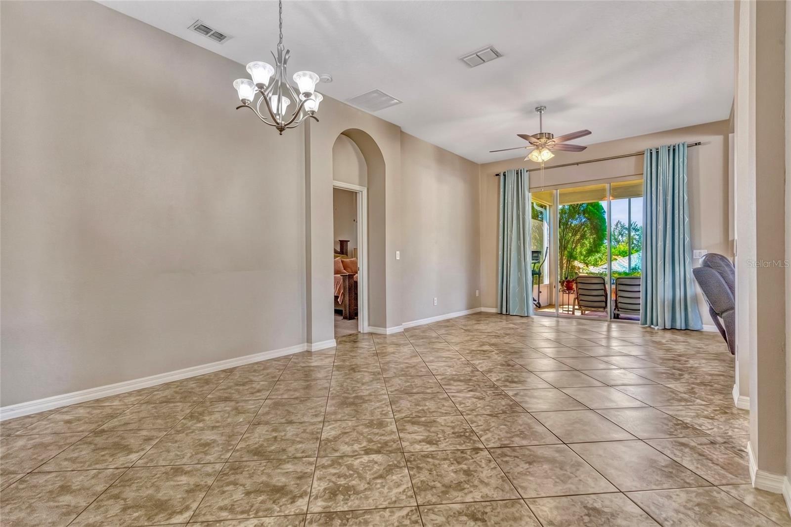 Residential in GROVELAND 5