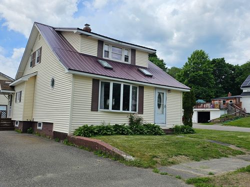 22 Pine Street, East Millinocket, ME, 04430 | Card Image
