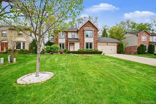 2982 Powderhorn Ridge Rd, Rochester Hills, MI, 48309-1343 | Card Image