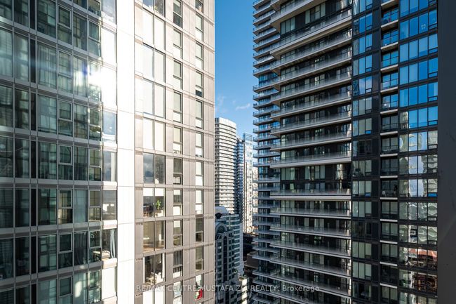 2501 - 88 Blue Jays Way, Condo with 2 bedrooms, 1 bathrooms and null parking in Toronto ON | Image 26
