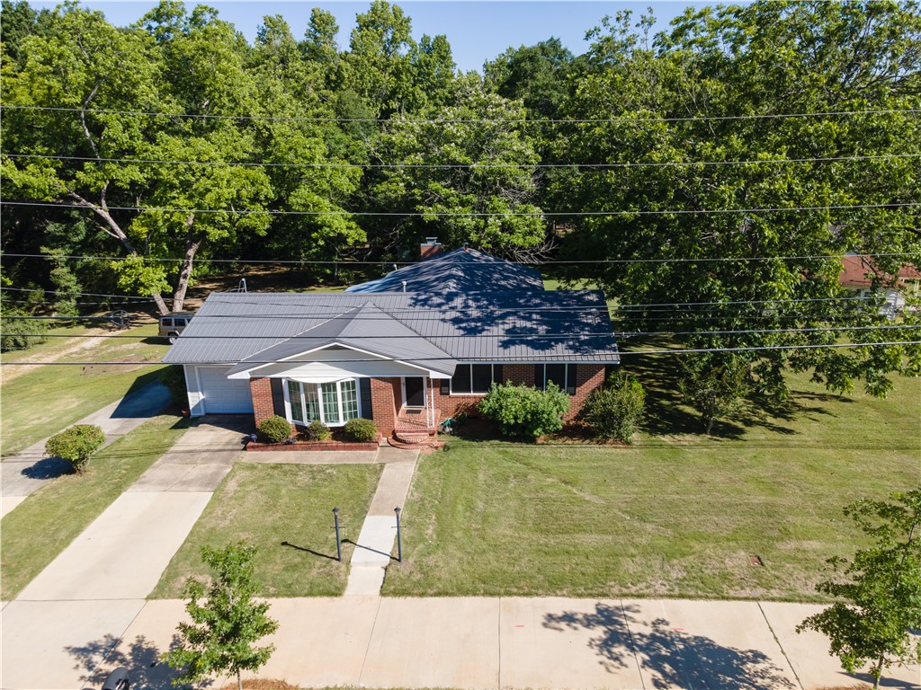 1106 Martin Luther King Dr, Auburn, AL 36832