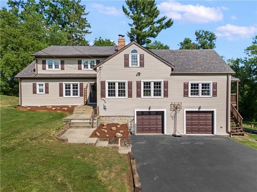 860 E Mcmurray Rd, Venetia, PA, 15367-1003 | Card Image
