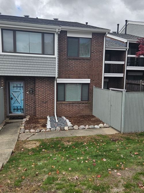 19-19 Meadowood Dr, Stoughton, MA, 02072-4936 | Card Image