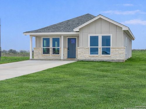 140 Camino Verde Ct, La Vernia, TX, 78121-5055 | Card Image