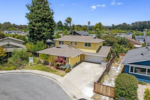 150 Sir Francis Ct, Capitola, CA, 95010-2329 | Card Image